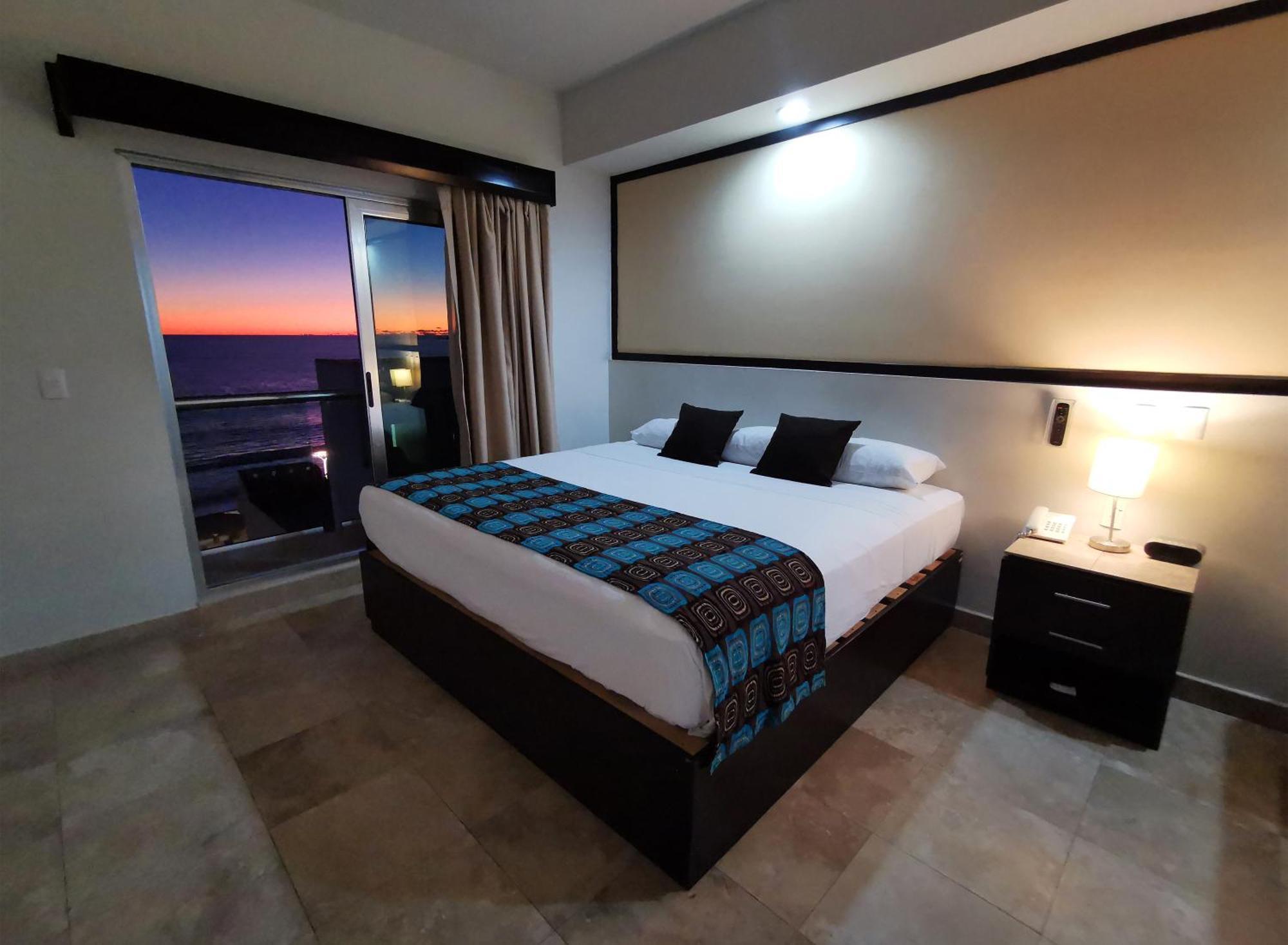 Coral Island Beach View Hotel Mazatlan Exterior photo