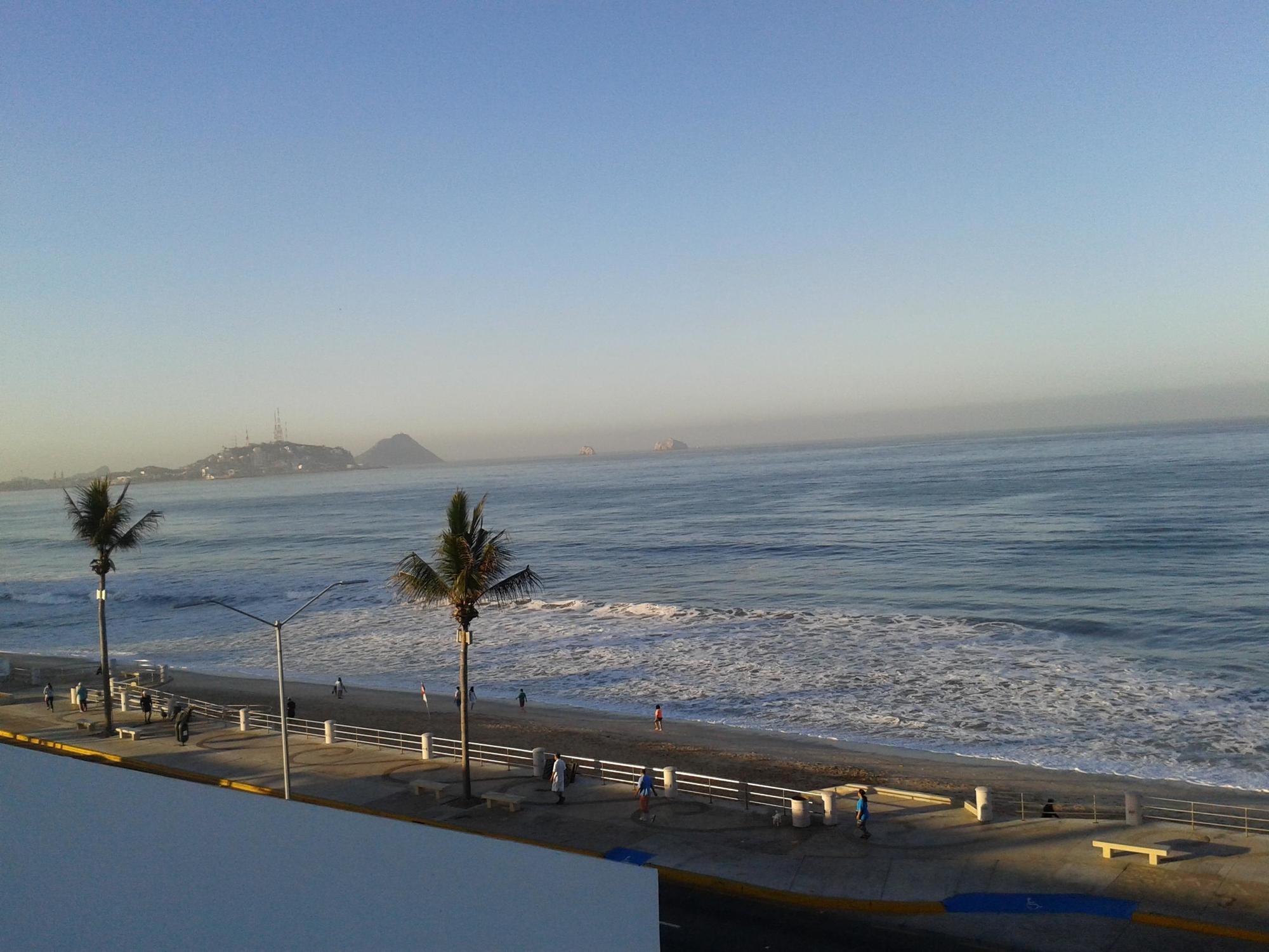 Coral Island Beach View Hotel Mazatlan Exterior photo